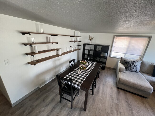 Building Photo - 205 16th Ave Ct