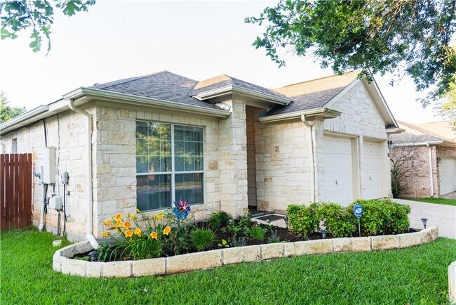 Building Photo - 3660 Pine Needle Cir