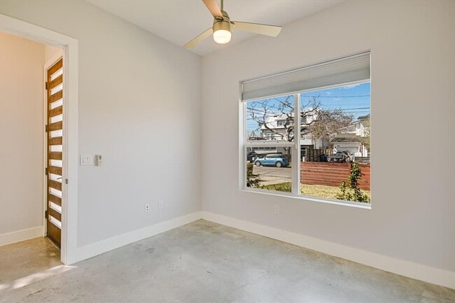 Building Photo - 1131 Mason Ave