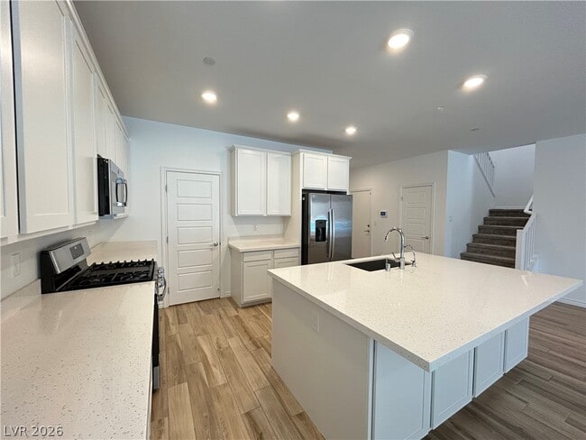 Building Photo - 2276 Luna Hvn St