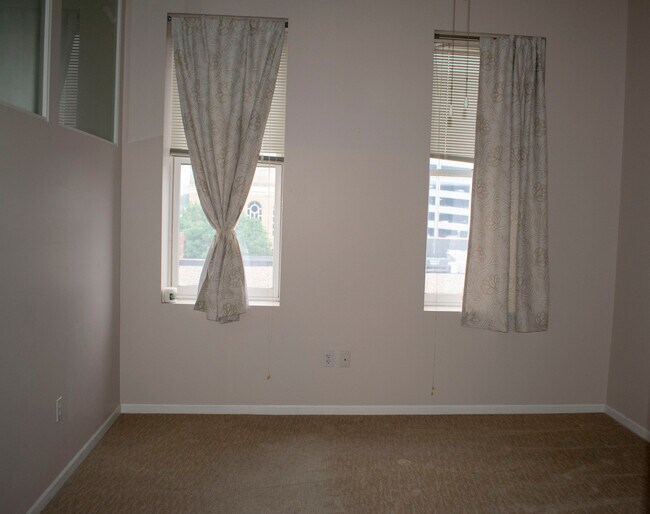 bedroom - 122 N 11th St