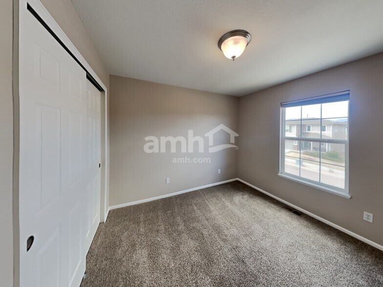 Building Photo - 11549 Black Maple Ln