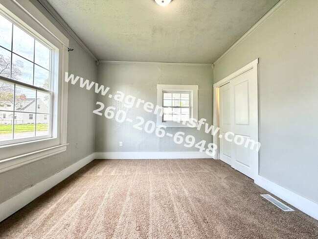 Building Photo - 1915 Ellen Ave