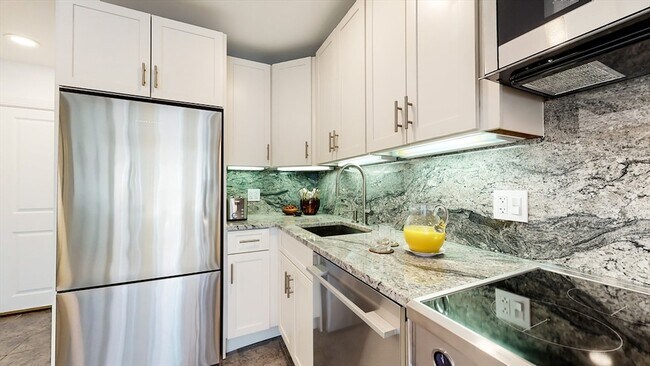 Building Photo - 23 Bay State Rd