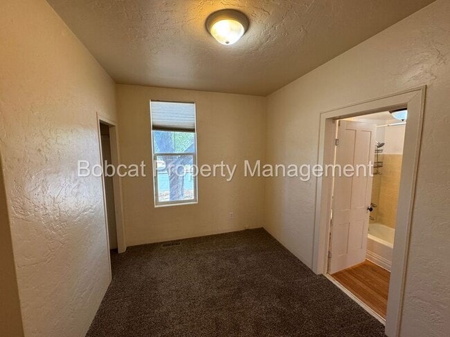 Building Photo - 117 E Adams St