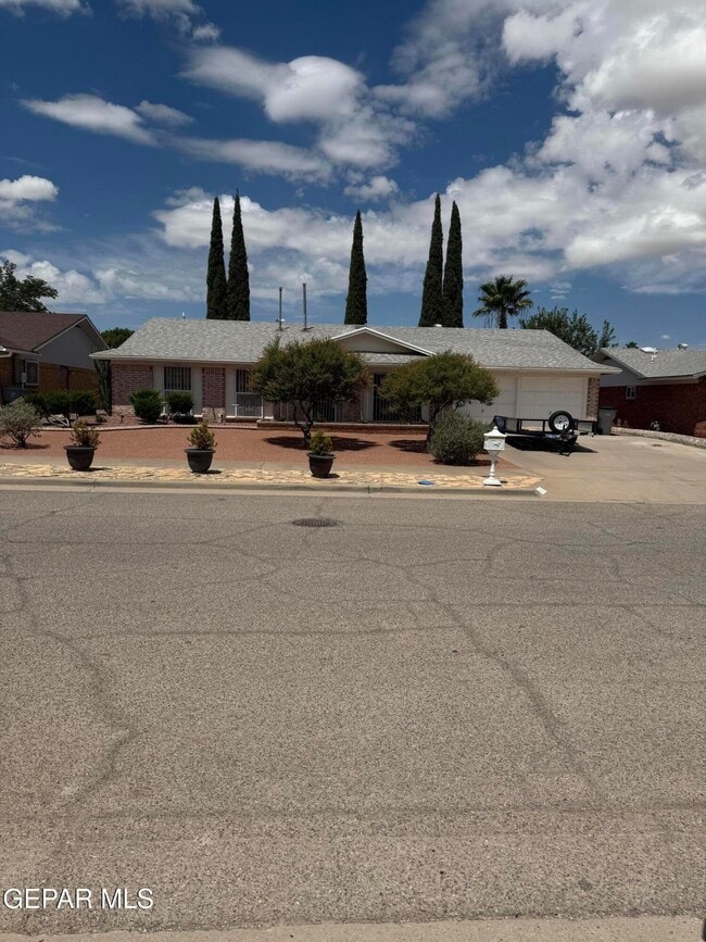 Primary Photo - 3253 Tomahawk St