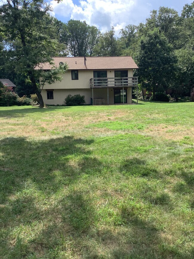 Building Photo - 9437 Macomber Ln