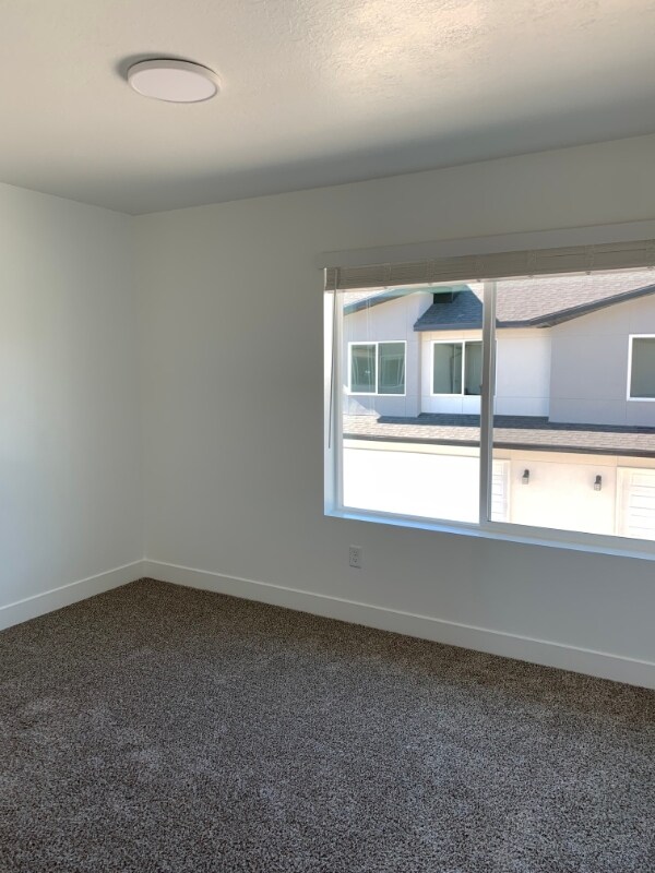 Building Photo - 452 W 85 S