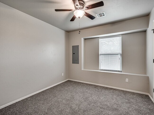 Building Photo - 8921 SW 55th St