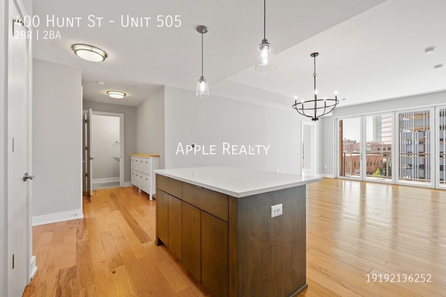 Building Photo - 400 Hunt St