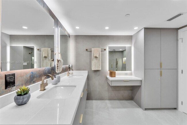 Building Photo - 19707 Turnberry Way