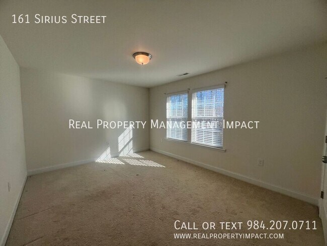 Building Photo - 161 Sirius St