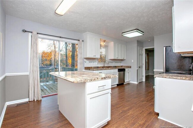 Building Photo - 1819 Eichelberger Dr