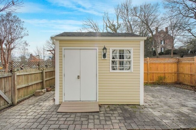 Building Photo - 204 Fauquier St