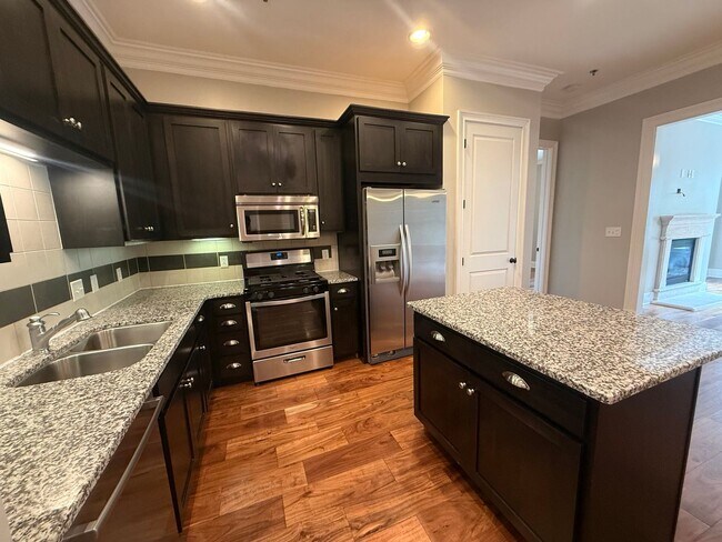 Building Photo - 4120 Ridgefield Dr