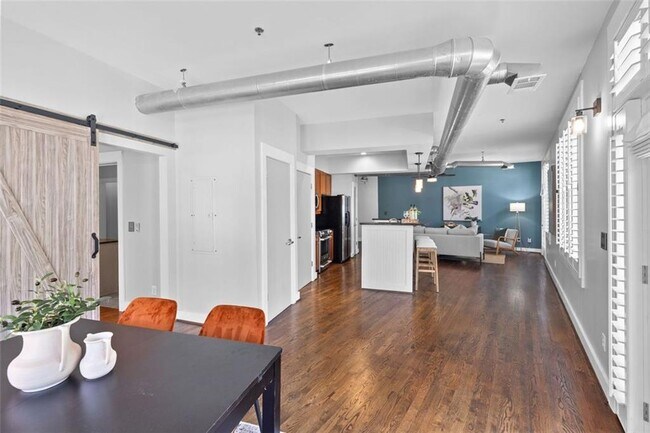 Building Photo - 1029 Piedmont Ave NE