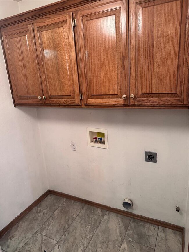 Building Photo - 2332 Sweetwater