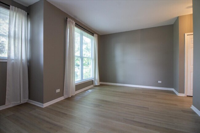 Building Photo - 1216 Tennyson Ln
