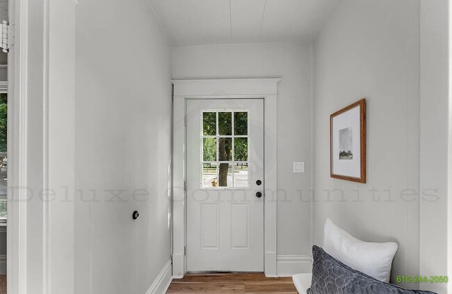 Building Photo - BRAND NEW REMODEL!!! Available NOW for a SHORT TERM LEASE ONLY!!!