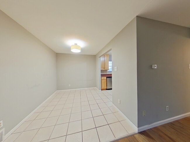 Building Photo - 6917 Colonial Woods Dr