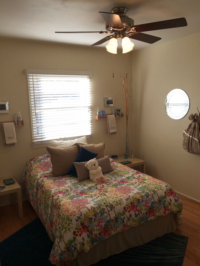 Upstairs Bedroom - 1545 S Steele St