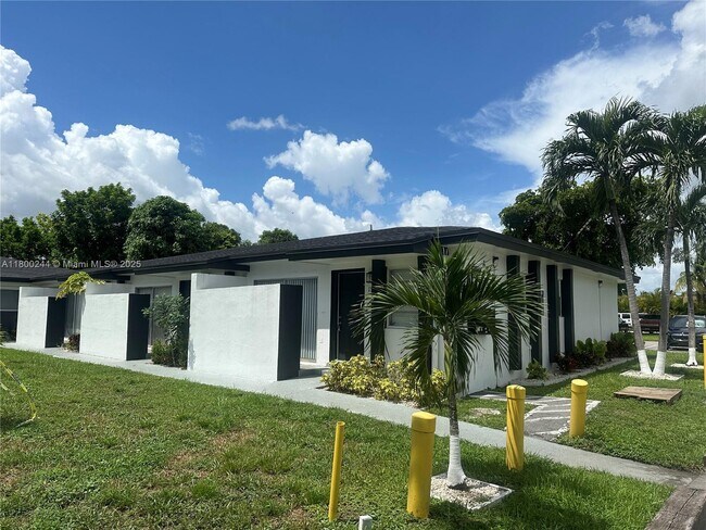 Building Photo - 6032 SW 25th St