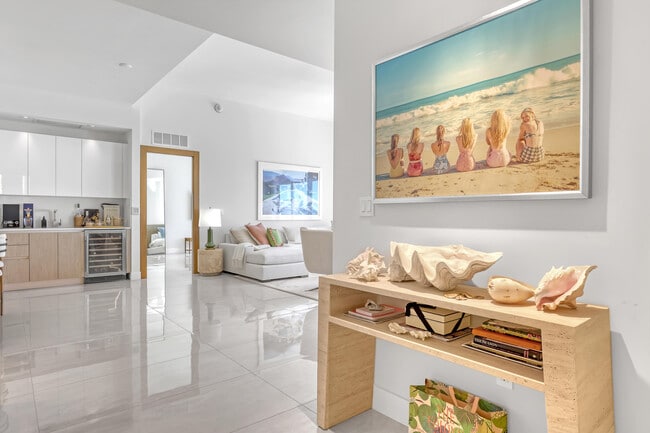 Building Photo - 3100 N Ocean Dr