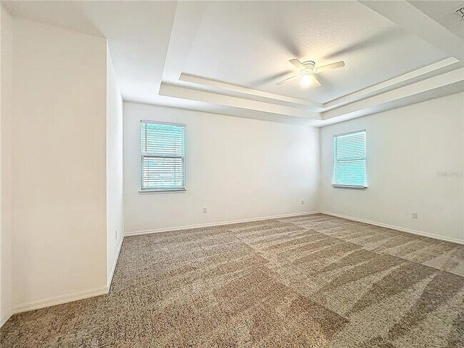 Building Photo - Spacious 5 Bedroom 4 Bathroom Home in Wind...