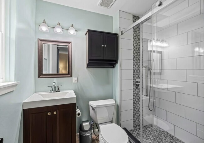 Building Photo - 6031 Moonmist Dr