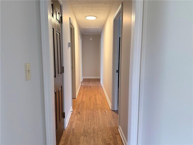 Building Photo - 40 Salem Ridge