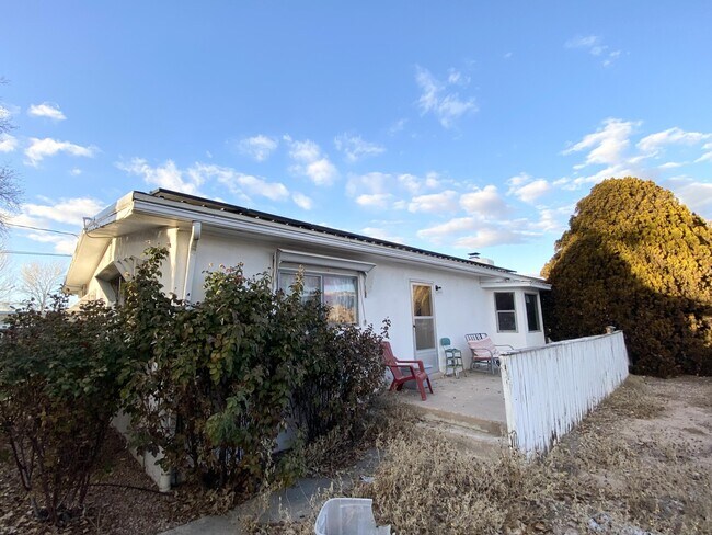 Primary Photo - 10138 Bosque Cir NW