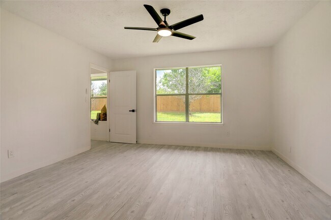 Building Photo - 7926 Windy Creek Dr
