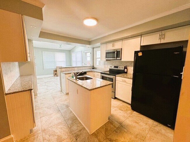 Building Photo - Coming Beginning of June!-Beautiful Home for Rent