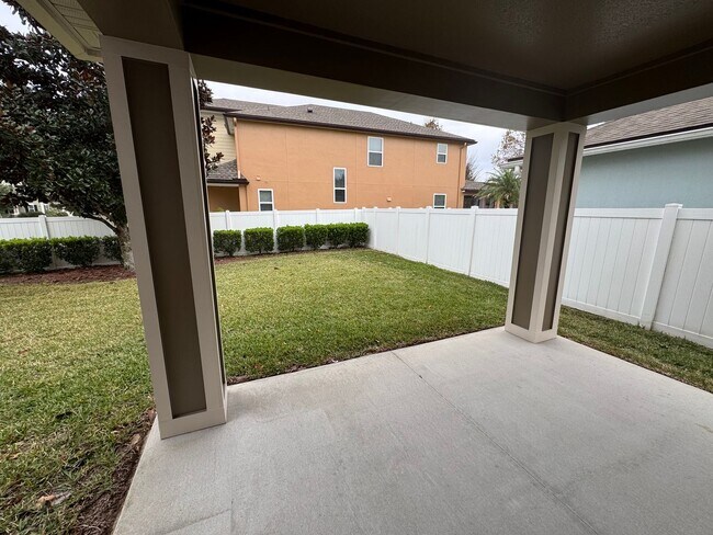 Building Photo - Move in Ready! Four Bed Three Bath Two Story Home. Pet Friendly. Amenities. Garage. Washer/Dryer....