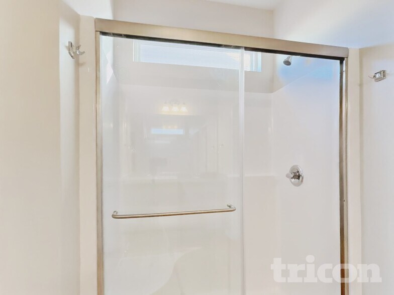 Building Photo - 3941 Cowen St