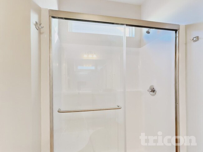 Building Photo - 3941 Cowen St