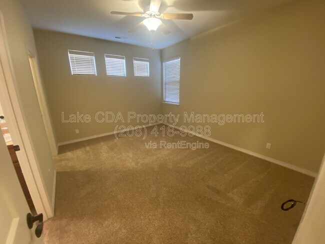 Building Photo - 1148 W Grove Way