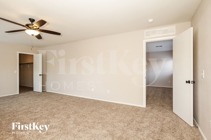 Building Photo - 2127 S Luther