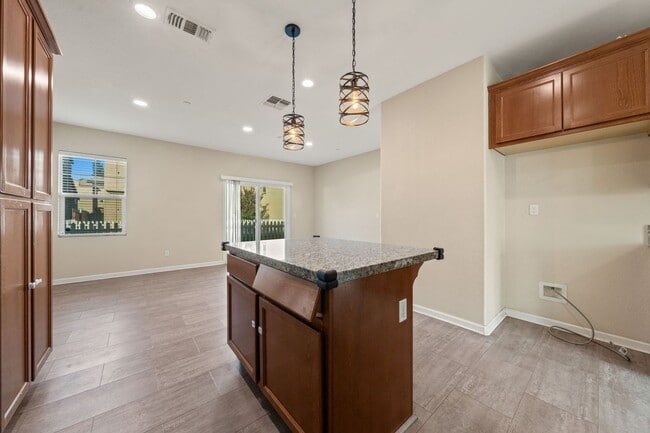 Building Photo - 461 Ashwick Loop