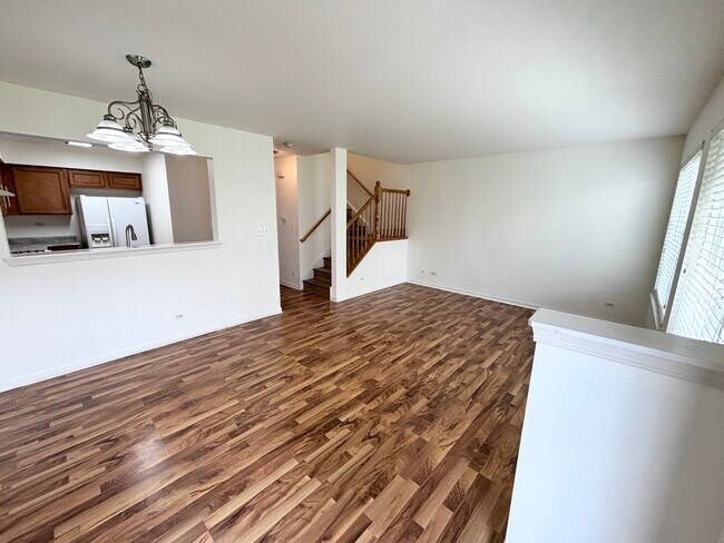 Building Photo - 652 Lincoln Station Dr