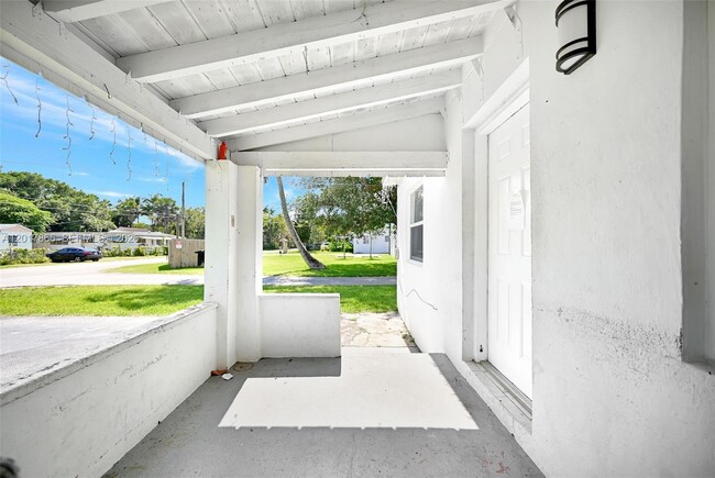 Building Photo - 577 NW 90th St