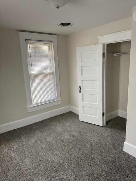 Building Photo - 834 N Jefferson St