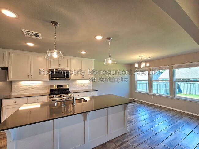 Building Photo - 3706 S 13th Pl