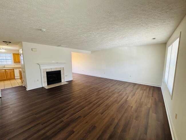 Building Photo - 385 Oak Tree Blvd NW