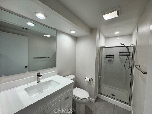 Building Photo - 5555 Canyon Crest Dr