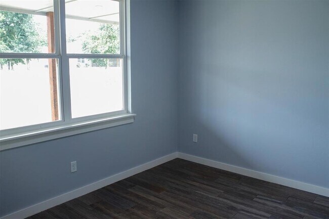 Building Photo - 1716 Kalidy Dr