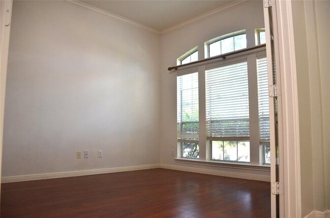 Building Photo - 4810 Claridge Park Ln