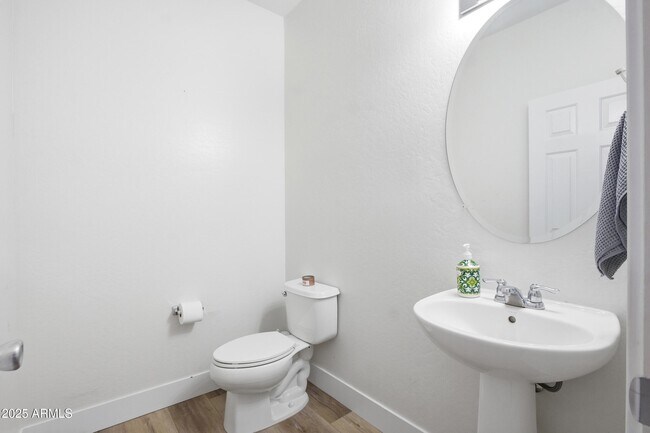 Building Photo - 1255 S Rialto