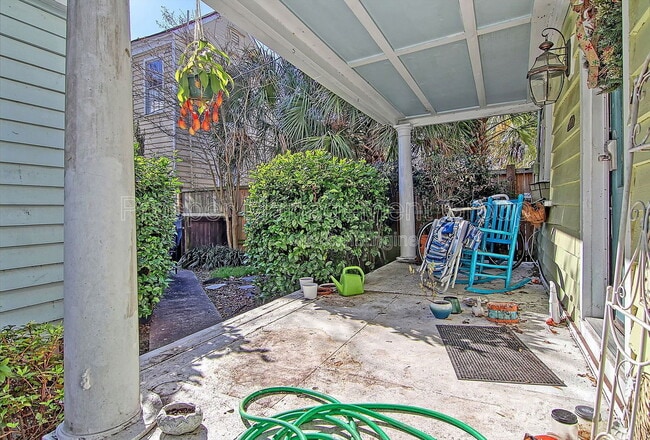 Building Photo - 70 Radcliffe St