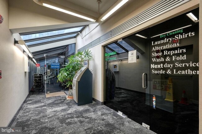 Building Photo - 1530 Key Blvd